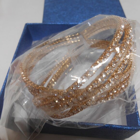 NEW CLEAR RHINESTONE BANGLE CLIPON BRACELET ON GOLD BAND IN BLUE BOX BEAUTIFUL - Picture 2 of 9